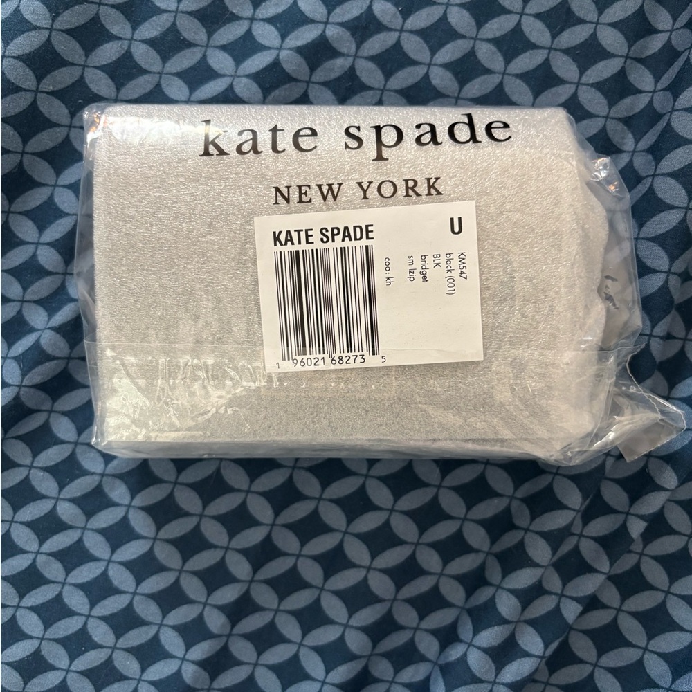 NWT Kate Spade Bridgette Black Crinkle Patent Small Black L-Zip Wallet - Picture 4 of 5